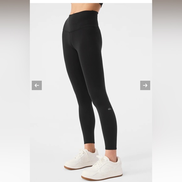 ALO Yoga Pants - Alo Yoga 7/8 High-Waist Airbrush Legging.